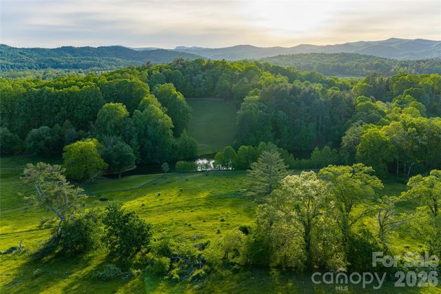3903 Island Ford Road, Brevard, NC 28712
