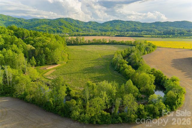 3903 Island Ford Road, Brevard, NC 28712