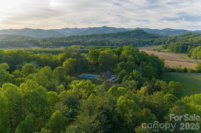 3903 Island Ford Road, Brevard, NC 28712