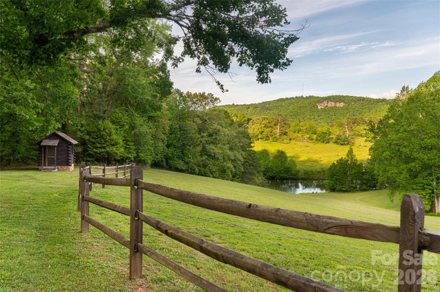 3903 Island Ford Road, Brevard, NC 28712