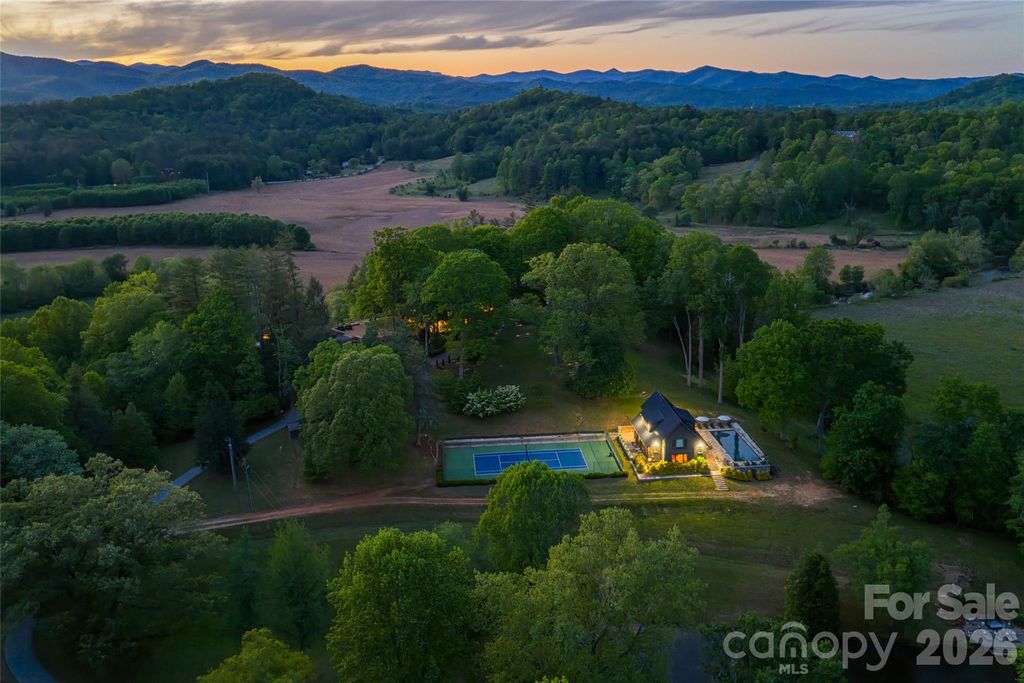 3903 Island Ford Road, Brevard, NC 28712