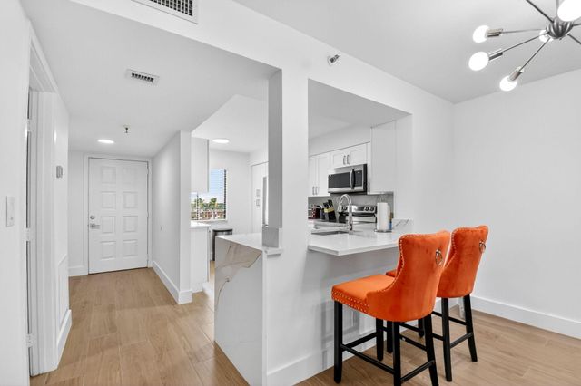 6866 Huntington Lane 602, Delray Beach, FL 33446
