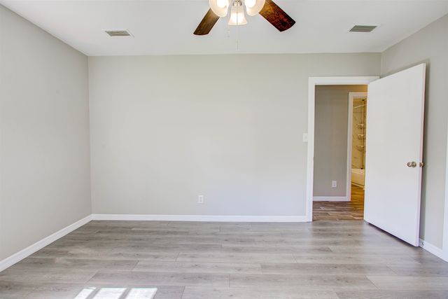 138 Hicks Ave, Crescent City, FL 32112