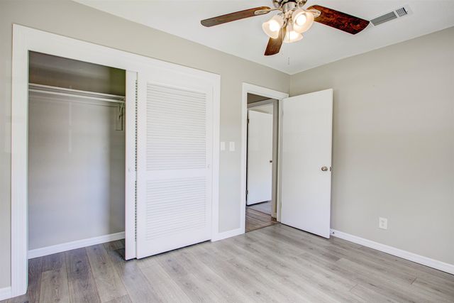 138 Hicks Ave, Crescent City, FL 32112