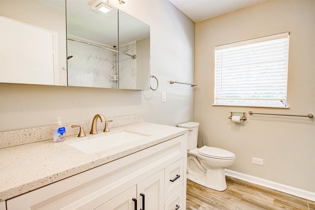 138 Hicks Ave, Crescent City, FL 32112