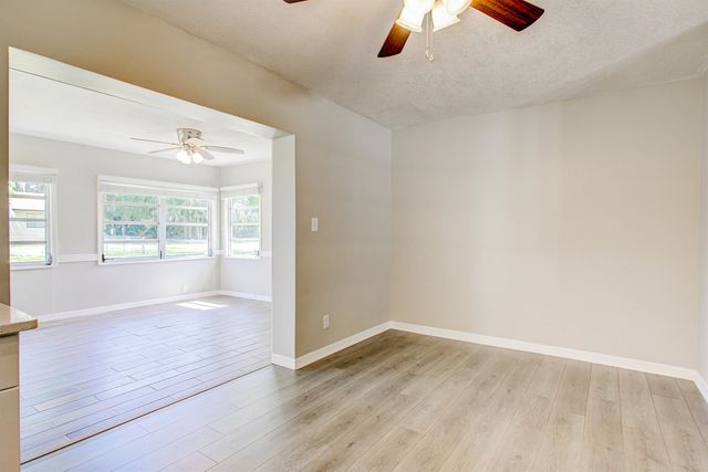 138 Hicks Ave, Crescent City, FL 32112