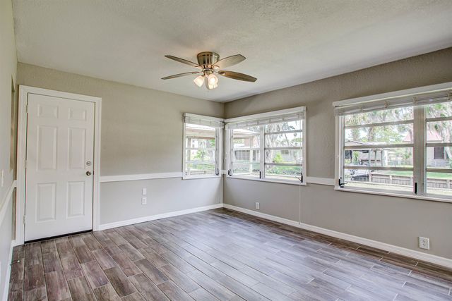 138 Hicks Ave, Crescent City, FL 32112