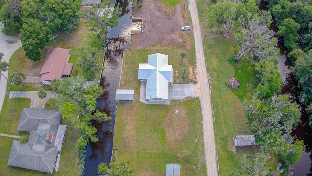 138 Hicks Ave, Crescent City, FL 32112