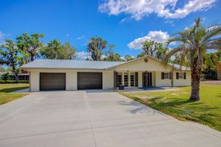 138 Hicks Ave, Crescent City, FL 32112