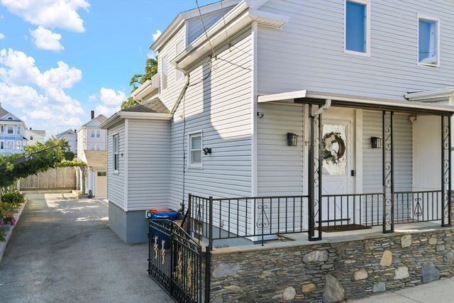 115 Division St, New Bedford, MA 02744