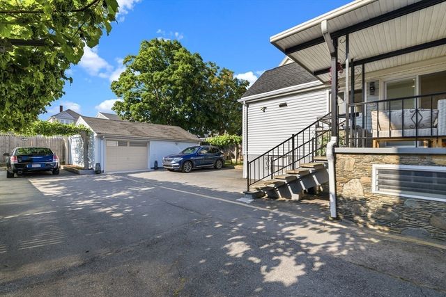115 Division St, New Bedford, MA 02744