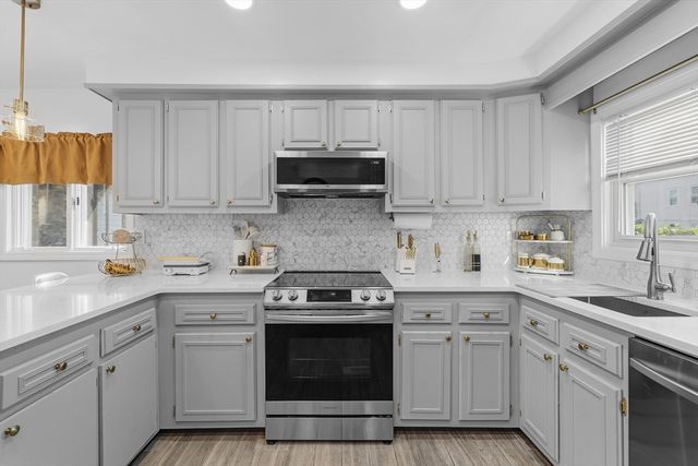 115 Division St, New Bedford, MA 02744