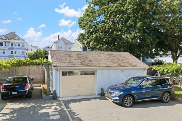 115 Division St, New Bedford, MA 02744