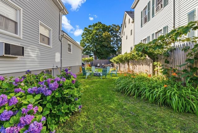 115 Division St, New Bedford, MA 02744