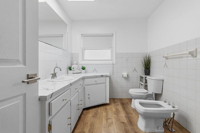 115 Division St, New Bedford, MA 02744