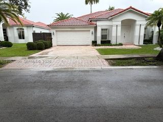 11351 NW 64th Ter, Doral, FL 33178