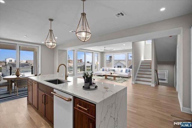 17 I Street, Seaside Park, NJ 08752