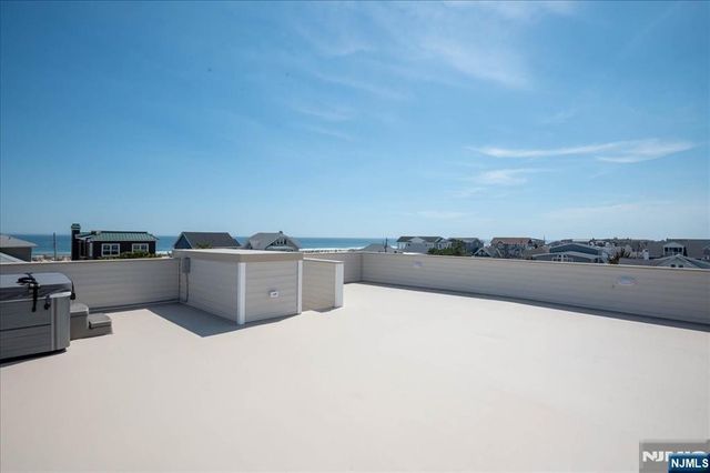 17 I Street, Seaside Park, NJ 08752