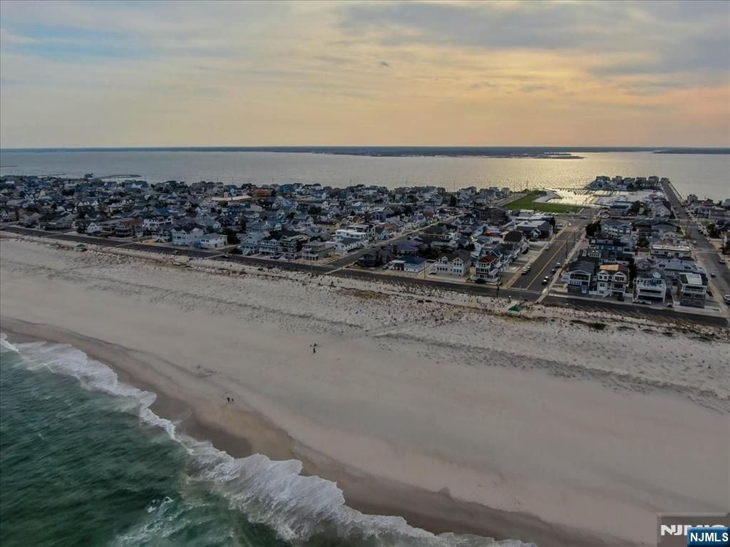 17 I Street, Seaside Park, NJ 08752