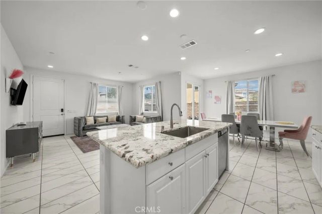 370 Campbell Court, Santa Paula, CA 93060