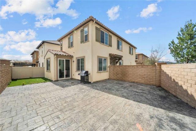 370 Campbell Court, Santa Paula, CA 93060