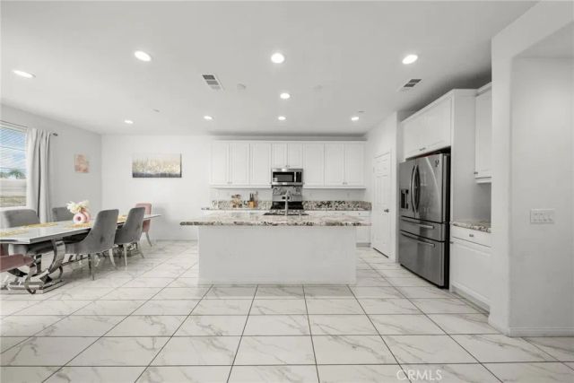 370 Campbell Court, Santa Paula, CA 93060