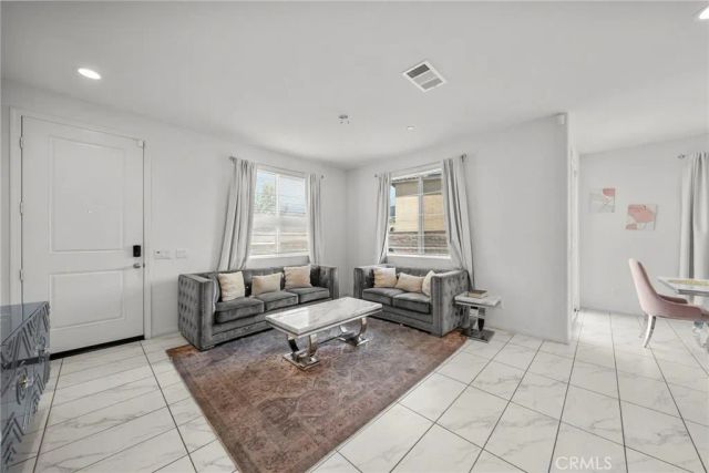 370 Campbell Court, Santa Paula, CA 93060