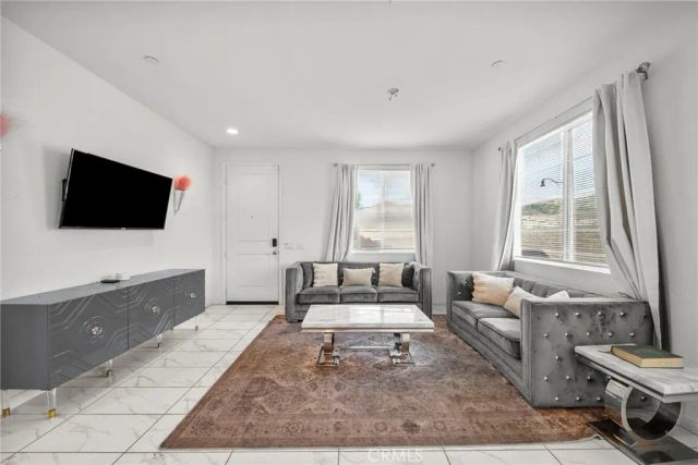 370 Campbell Court, Santa Paula, CA 93060