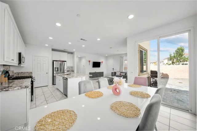 370 Campbell Court, Santa Paula, CA 93060