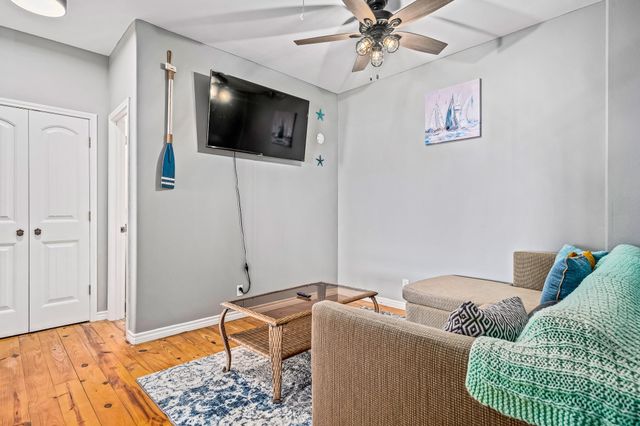 139 Lakeshore DR, Rockport, TX 78382