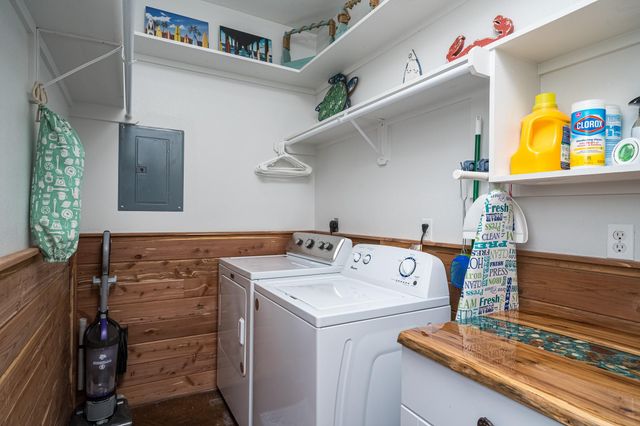 139 Lakeshore DR, Rockport, TX 78382