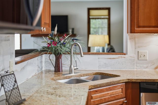2439 emily Lane, Lincoln, NE 68512