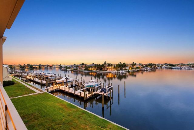 2775 KIPPS COLONY DRIVE S 305, Gulfport, FL 33707