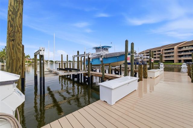 2775 KIPPS COLONY DRIVE S 305, Gulfport, FL 33707