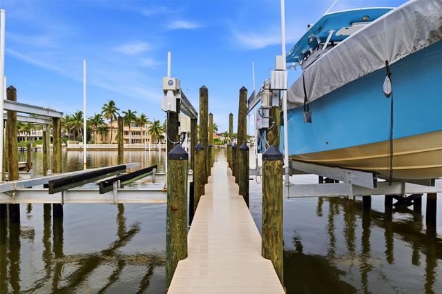 2775 KIPPS COLONY DRIVE S 305, Gulfport, FL 33707