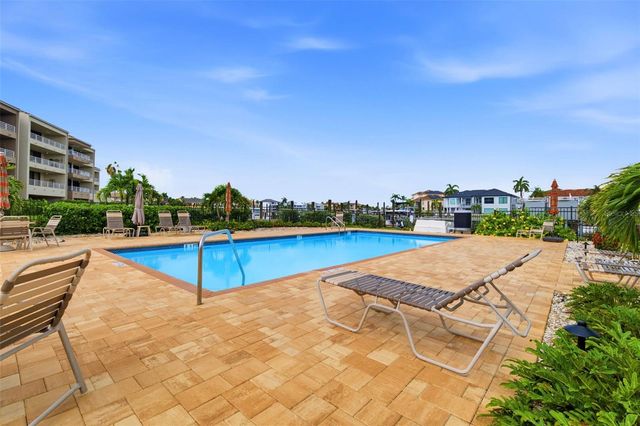 2775 KIPPS COLONY DRIVE S 305, Gulfport, FL 33707