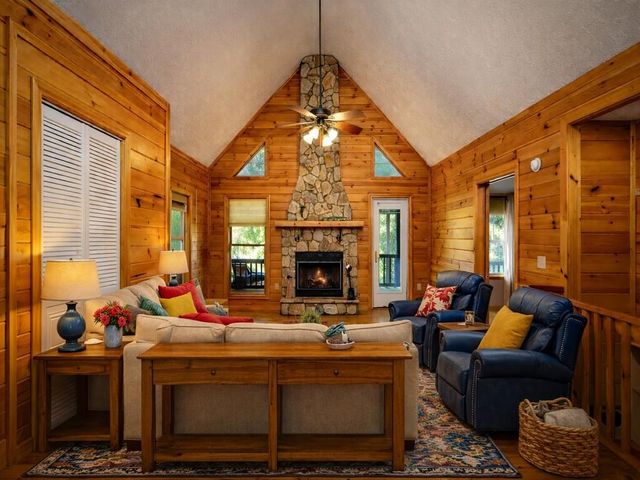 23 Pacer Court, Ellijay, GA 30540