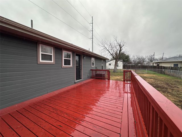 209 W County Line Road, Royse City, TX 75189