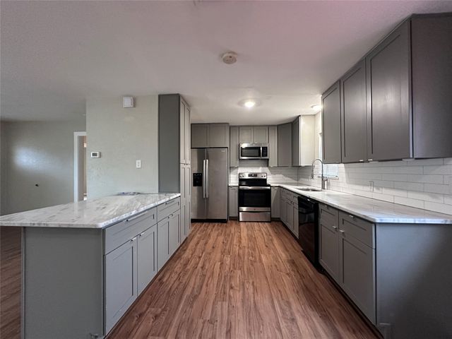 209 W County Line Road, Royse City, TX 75189