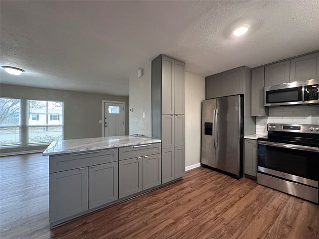 209 W County Line Road, Royse City, TX 75189