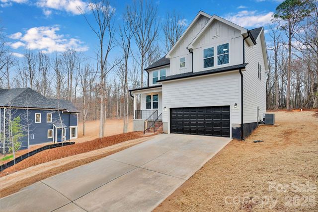 146 Forest Creek Drive, Statesville, NC 28625