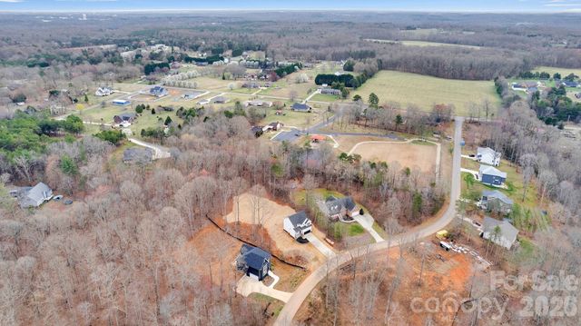 146 Forest Creek Drive, Statesville, NC 28625