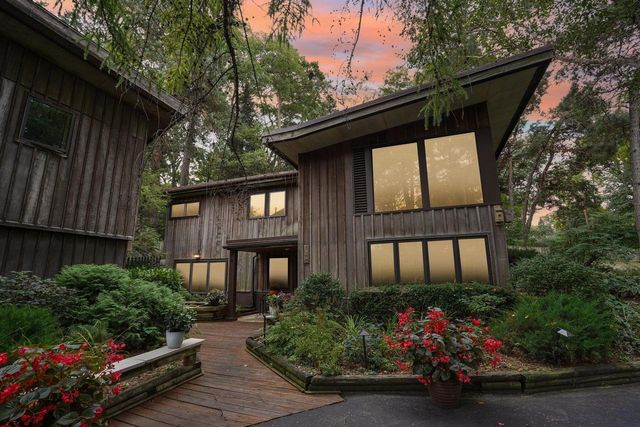 2917 Waunona WAY, Madison, WI 53713