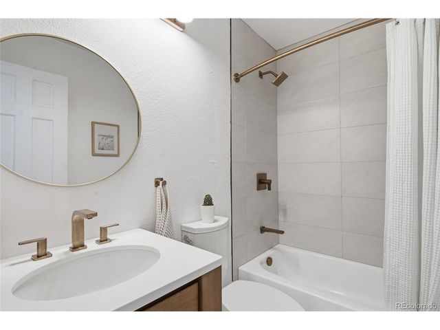 5981 S Vivian St, Littleton, CO 80127