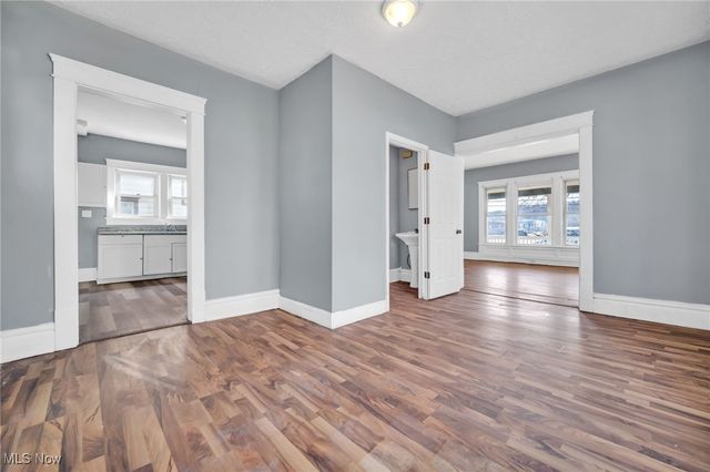 243 S Balch Street, Akron, OH 44302