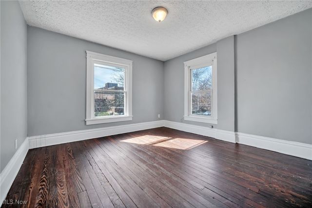 243 S Balch Street, Akron, OH 44302