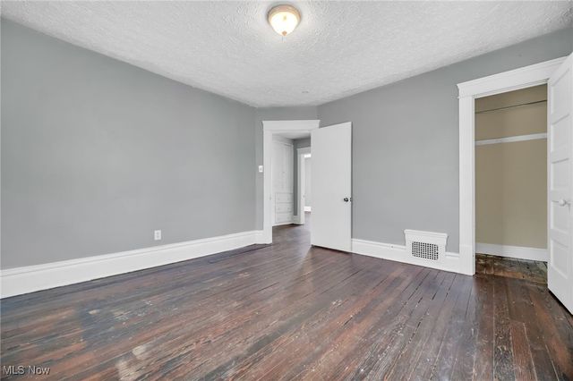 243 S Balch Street, Akron, OH 44302