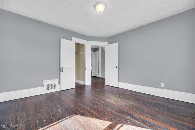 243 S Balch Street, Akron, OH 44302