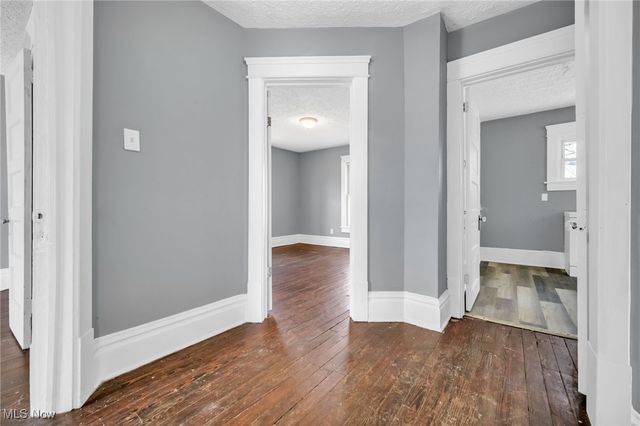 243 S Balch Street, Akron, OH 44302