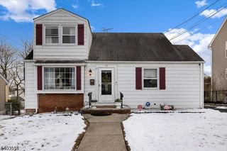 97 Long Hill Dr, Clifton City, NJ 07013